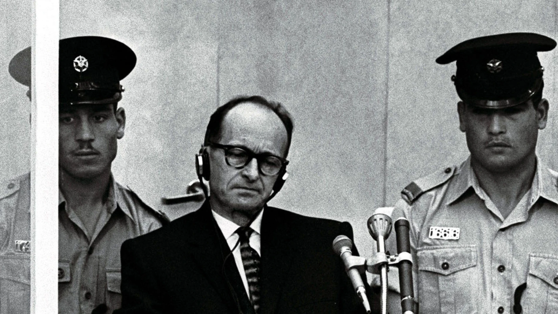 Adolf Eichmann durante su juicio