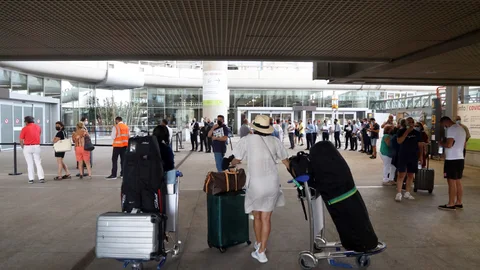Llegada de turistas al aeropuerto de Málaga