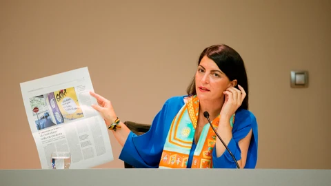 La portavoz de VOX en el Congreso, Macarena Olona, durante la celebración este lunes de una jornada titulada "Defender España frente al nacionalismo vasco" con motivo del primer aniversario de la llegada de este partido al Parlamento Vasco. EFE/Jon Rodriguez Bilbao