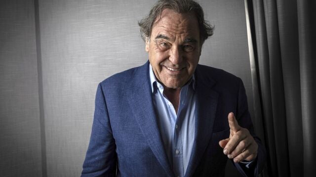 Oliver Stone se ganó a la crítica en 1992 con «JFK», película protagonizada por Kevin Costner