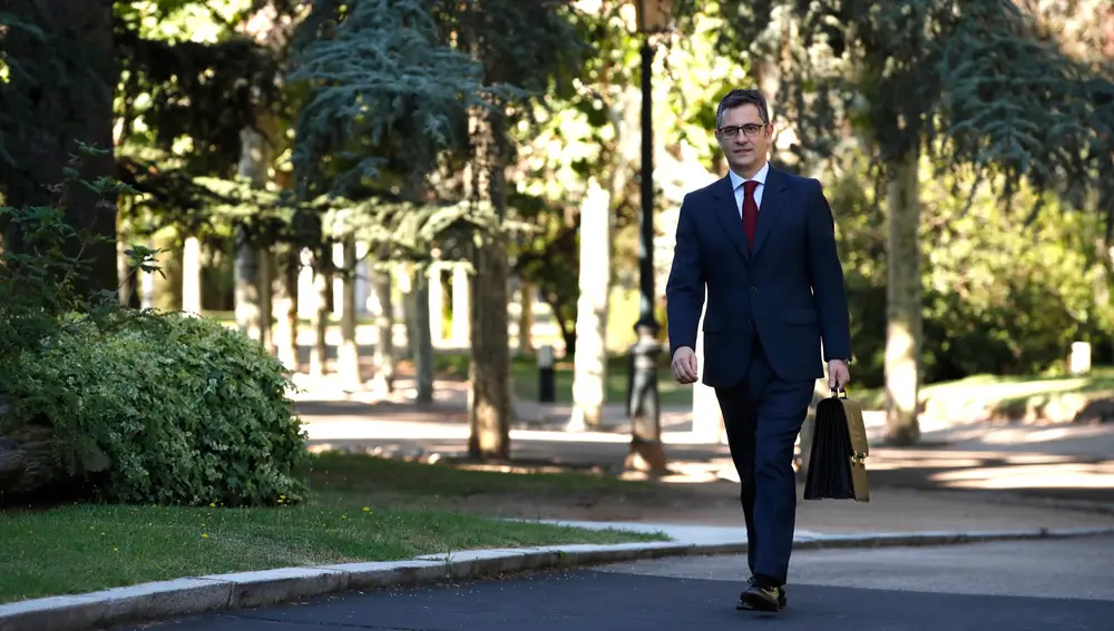 El nuevo ministro de la Presidencia, Relaciones con las Cortes y Memoria Democrática, Félix Bolaños, llega al Palacio de la Moncloa este martes para asistir a la primera reunión del Consejo de Ministros
