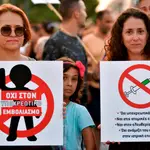 Protesta de los antivacunas en Atenas (Grecia)