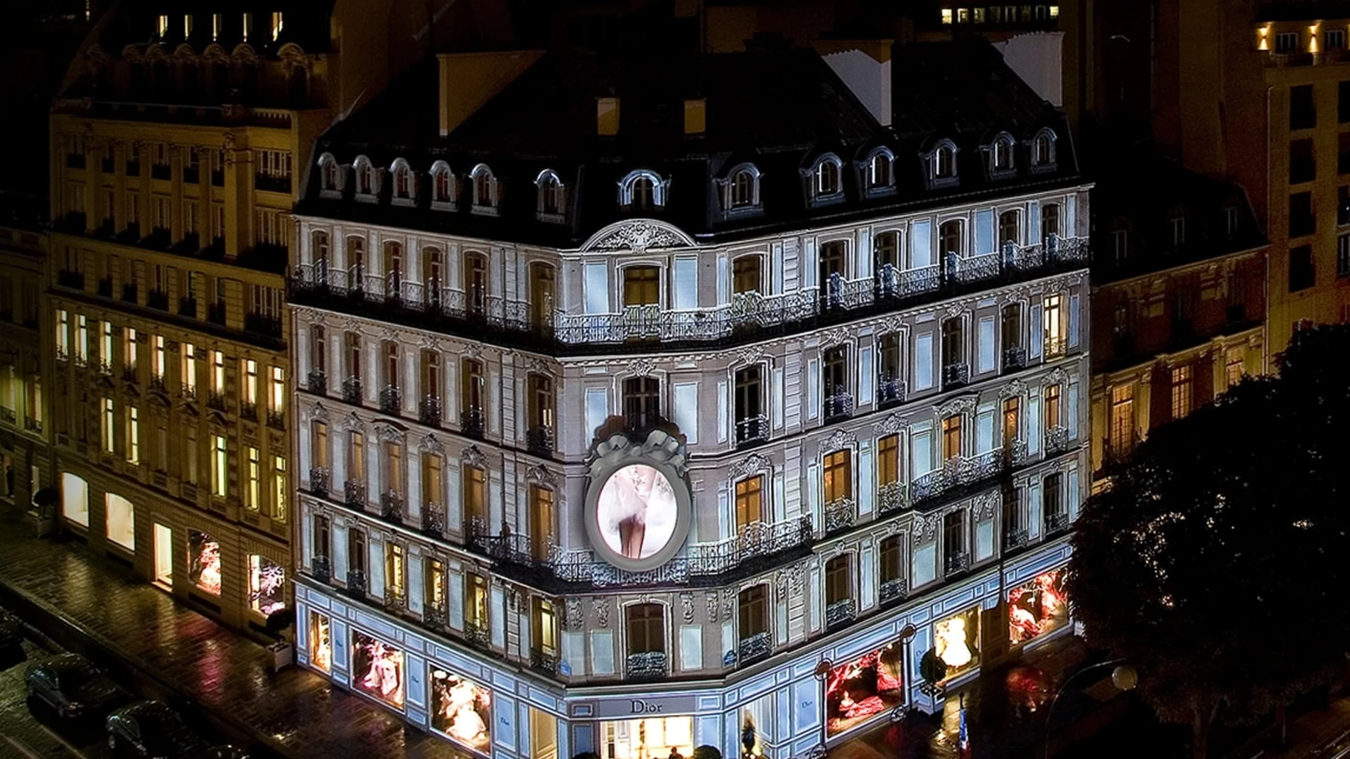 El número 30 de la parisina Avenue Montaigne, centro neurálgico de Dior.