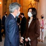 El presidente del CGPJ y del Tribunal Supremo, Carlos Lesmes, junto a la nueva ministra de Justicia y magistrada de profesión, Pilar Llop