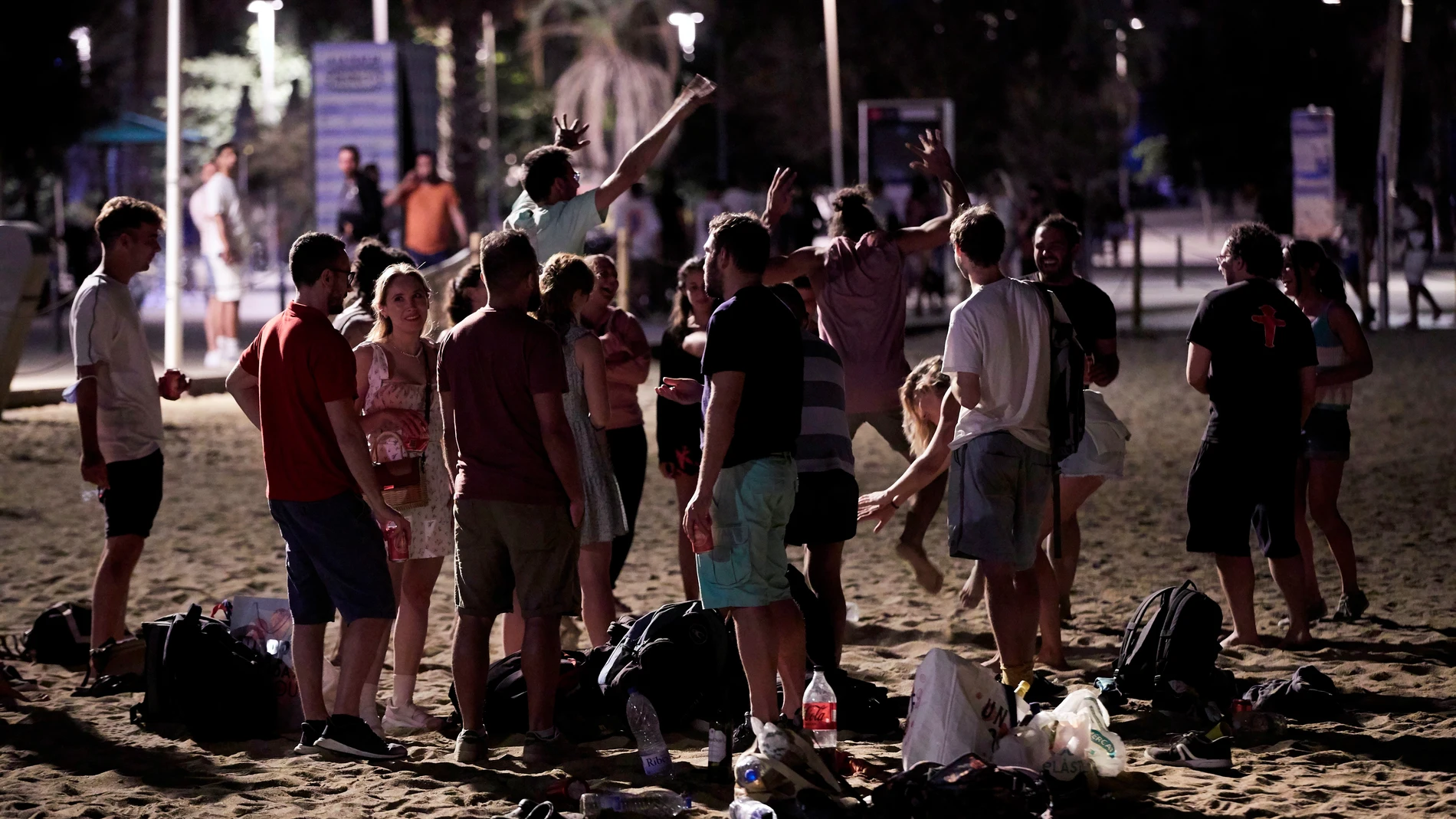 Ambiente en la playa de la Barceloneta.