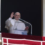 El Papa Francisco durante el rezo del Ángelus