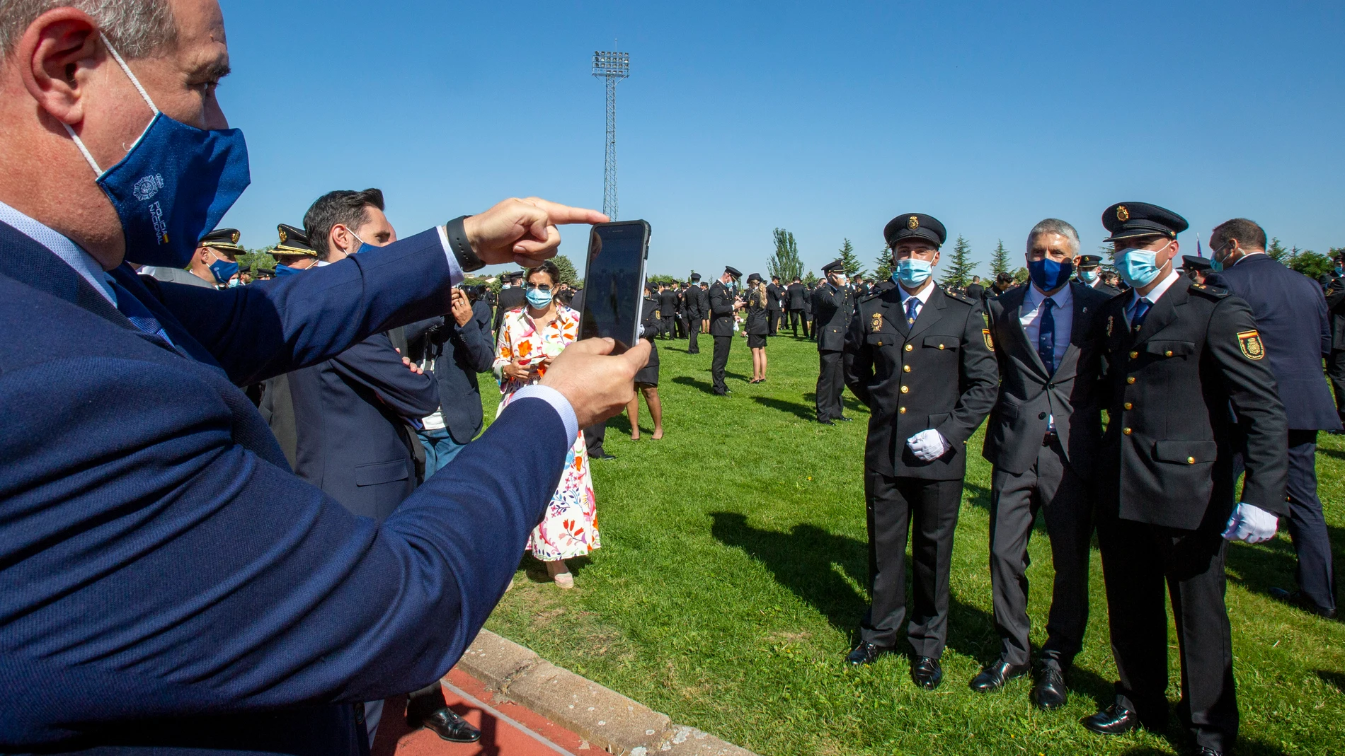 El ministro del Interior, Fernando Grande-Marlaska, preside la jura de la XXXV Promoción de la Escala Básica de la Policía Nacional en Ávila. En el acto le acompañaron, entre otros, el director general de la Policía, Francisco Pardo