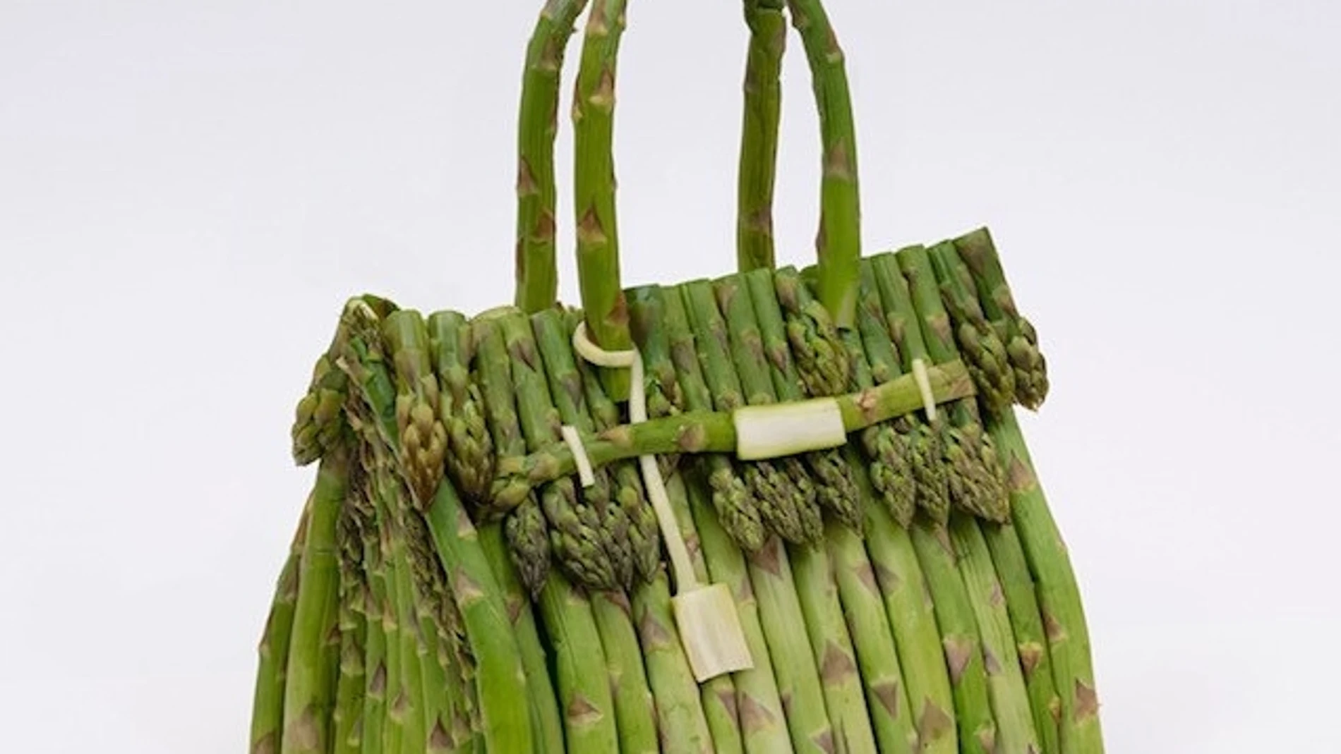 Uno de los bolsos Birkin de Hermès hecho con verduras