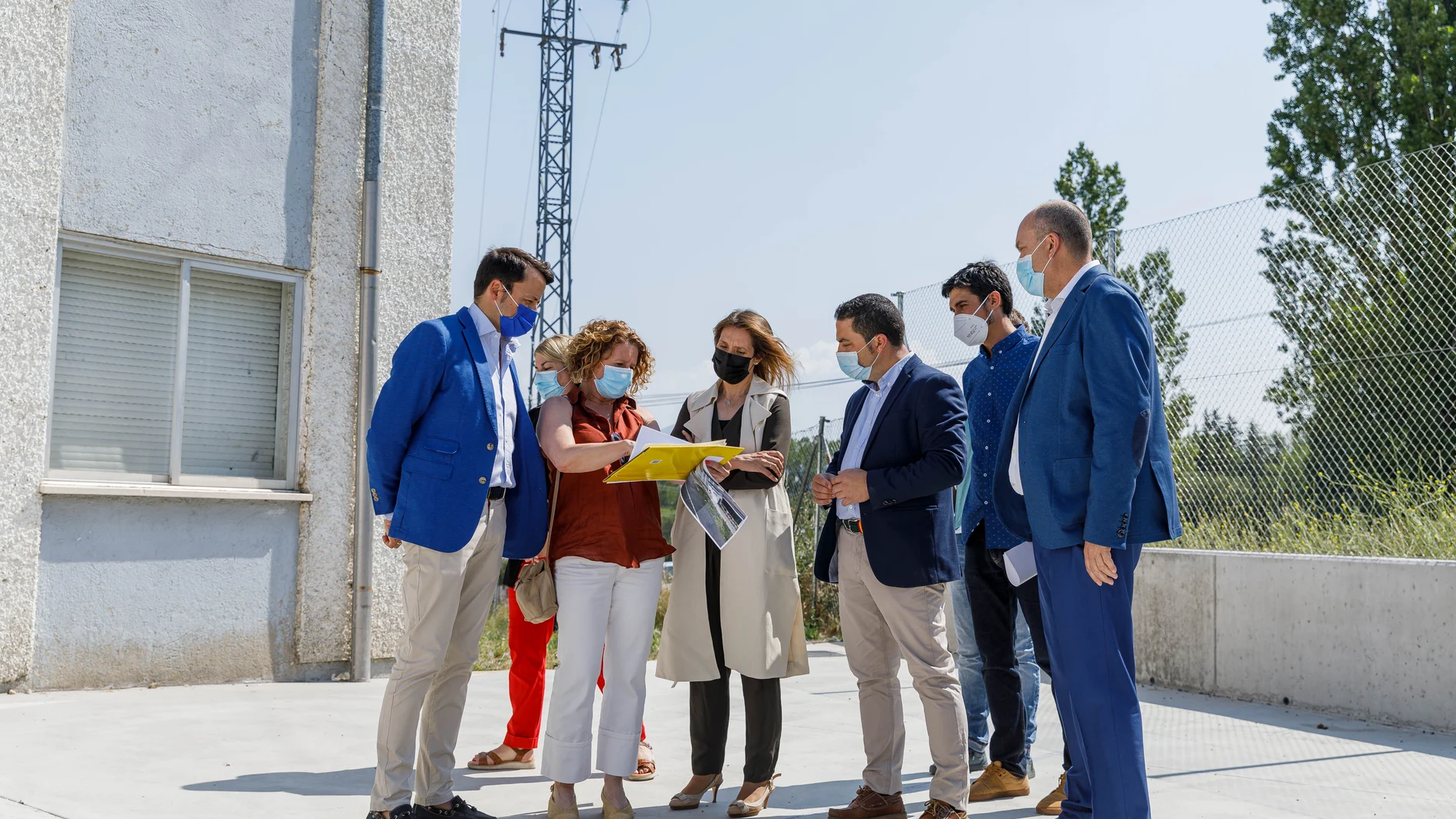 La consejera de Educación, Rocío Lucas, visita las obras del Instituto de Enseñanza Secundaria "María Zambrano" de El Espinar