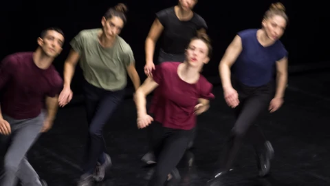 Papadopoulos traslada al escenario los seis soliloquios que imaginó Woolf en «Las olas»