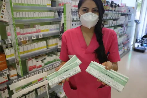 Los test de autodiagnóstico se agotan en las farmacias en el primer día de compra libre