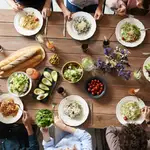 Mesa con comida saludable