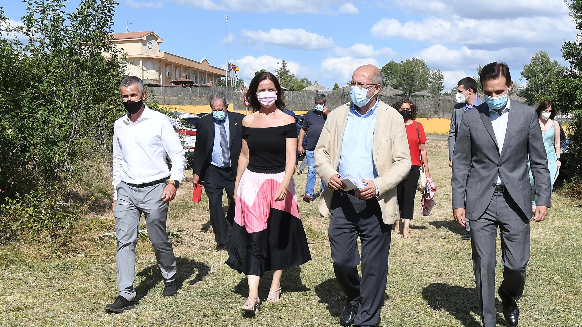 El vicepresidente Francisco Igea participa en el corro de alcaldes en Valdefresno (León)