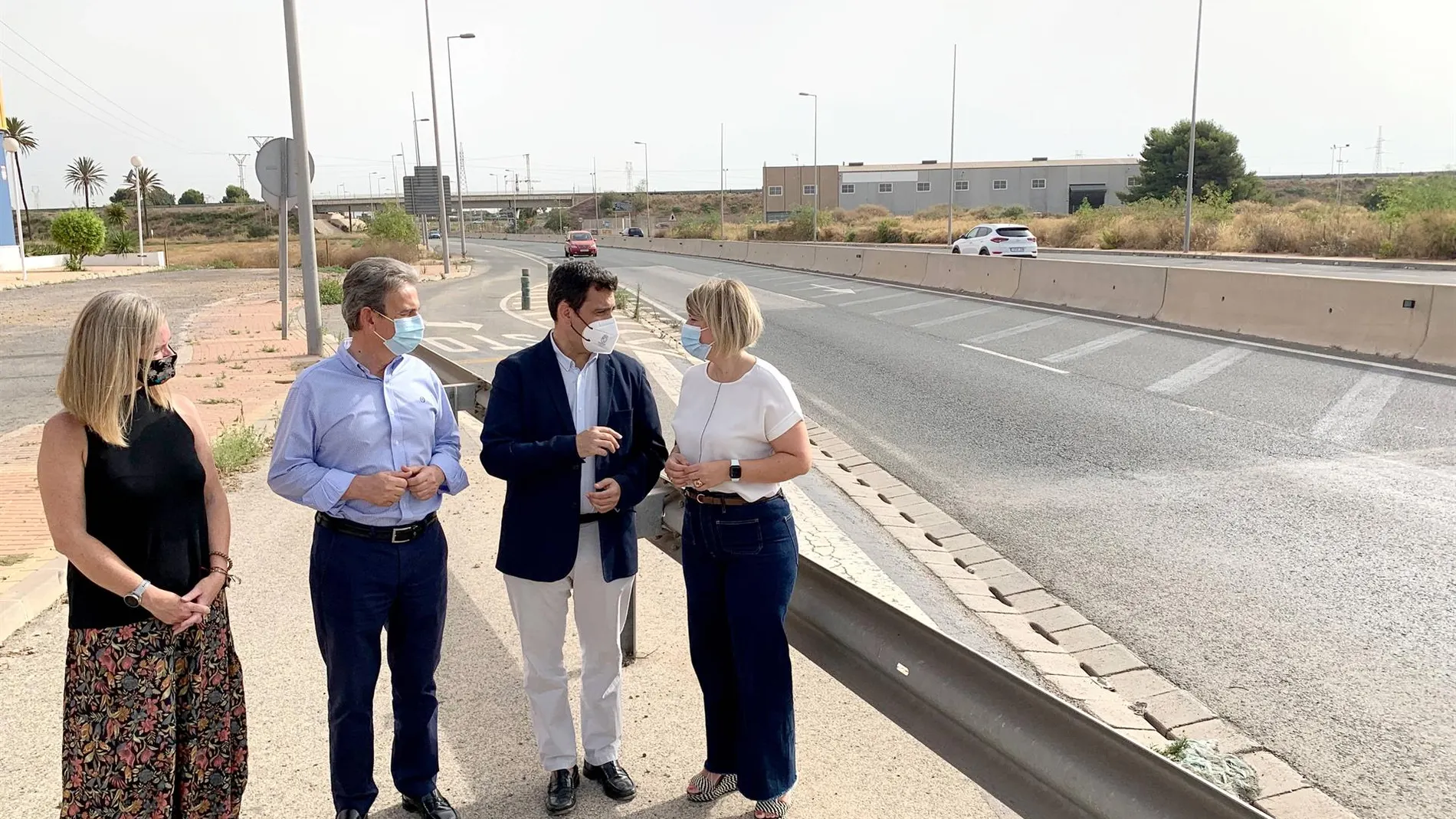 El consejero de Fomento e Infraestructuras, José Ramón Díez de Revenga; la alcaldesa de Cartagena, Noelia Arroyo, y el director de Carreteras, José Antonio Fernández Lladó