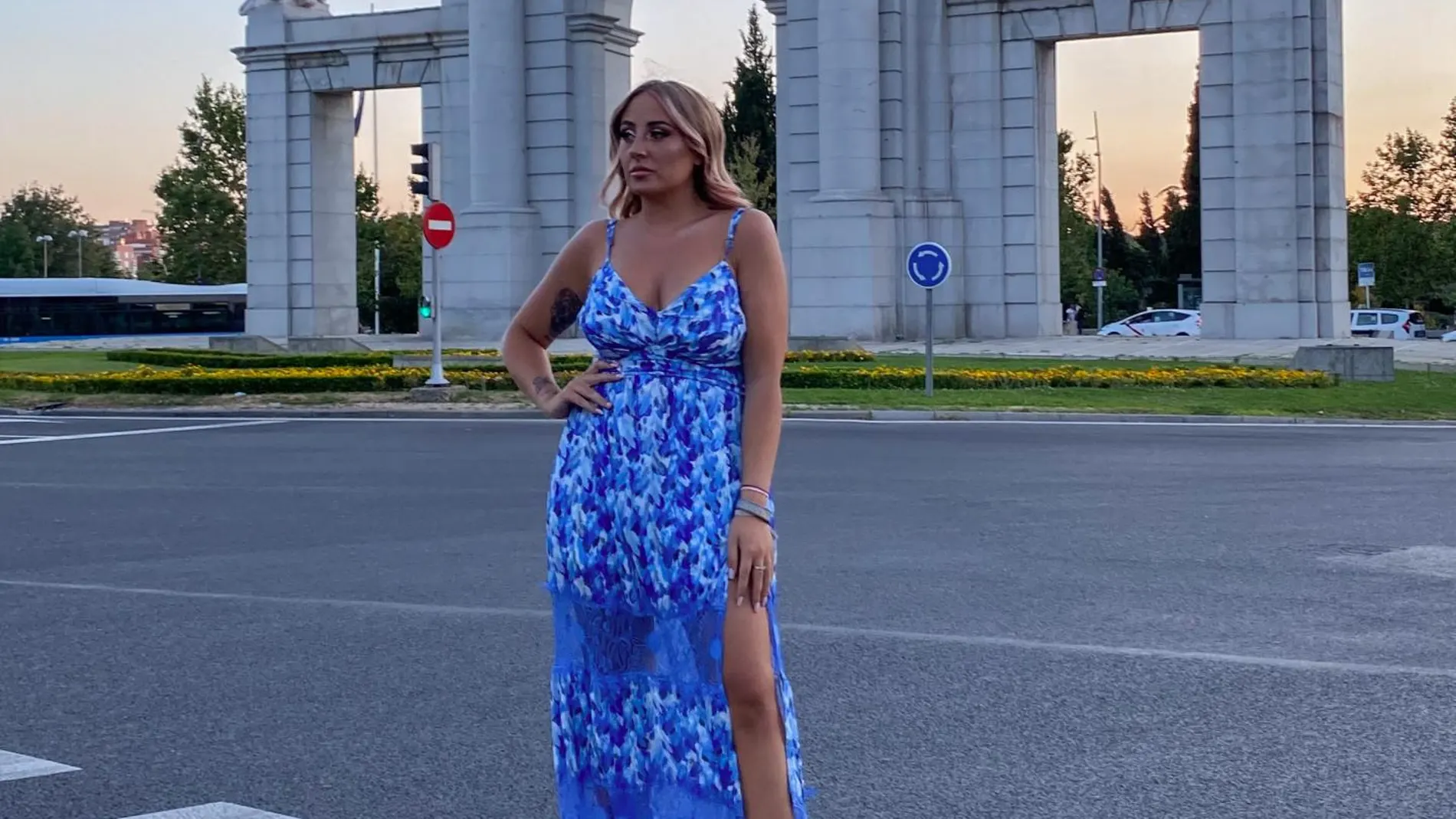 ROCÍO FLORES se convierte en la REINA DE HONDURAS con el vestido de 'efecto  tipazo' y con el estampado MÁS bonito para celebrar el triunfo de Olga  Moreno