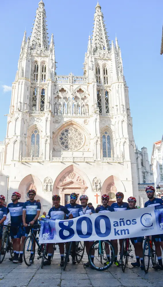 Llegada a la Catedral de Burgos de los ciclistas de la ruta ''800 años-800 km'' , dentro de los actos de conmemoración del VIII Centenario de la Catedral. Burgos 2021