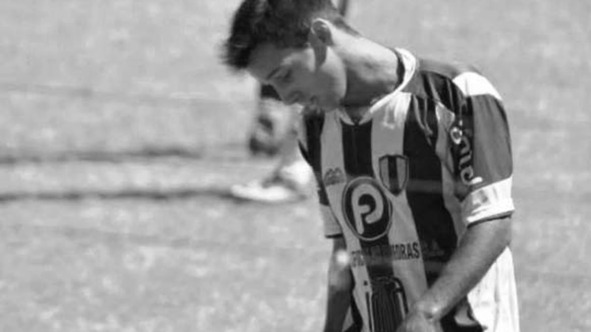 Emiliano Cabrera, futbolista uruguayo que se suicidó a los 27 años.