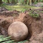 Esfera de piedra hallada en Costa Rica