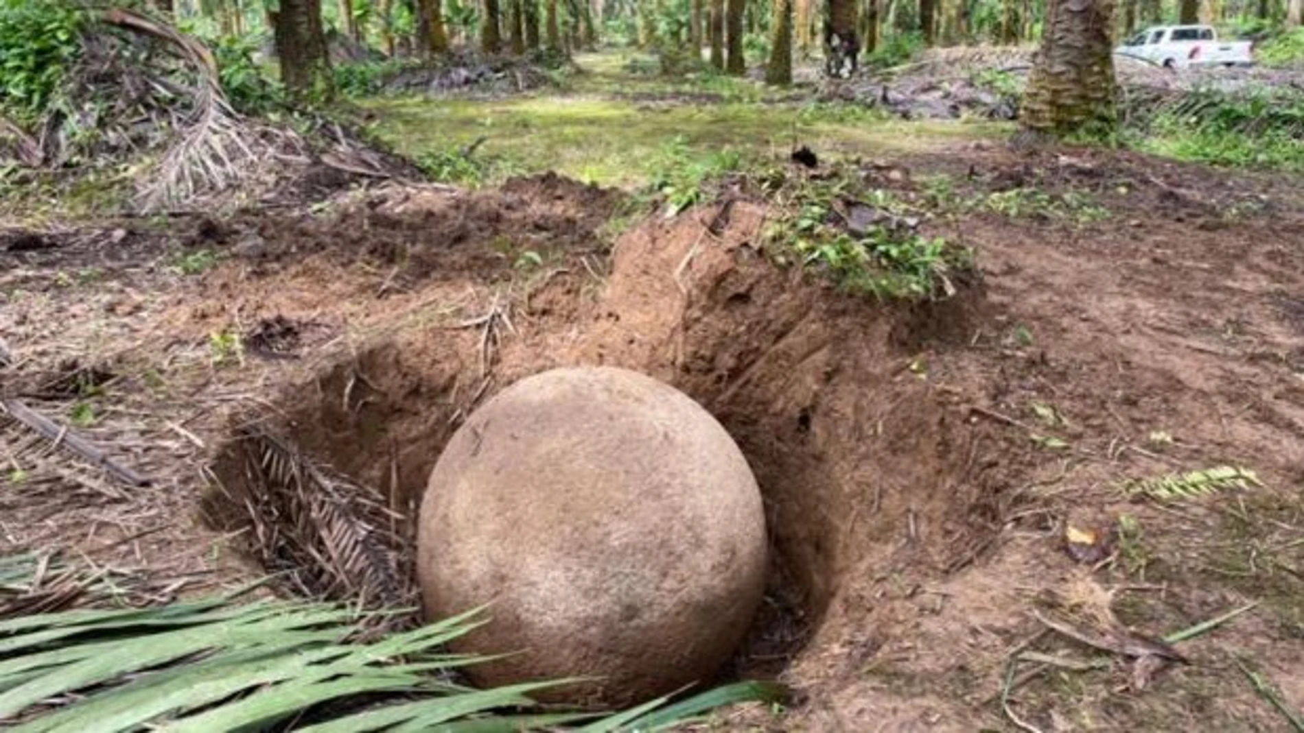 Esfera de piedra hallada en Costa Rica