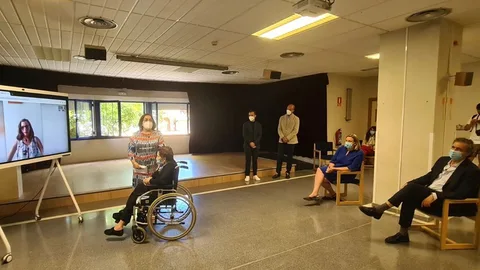 La consejera de Familia, Isabel Blanco, durante la presentación del proyecto de digitalización residencial en Benavente (Zamora)