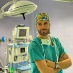 Dr. José Lirola, cirujano ortopédico pediátrico integrado en el equipo de Orthopediátrica de Quirónsalud Sagrado Corazón, en Sevilla