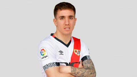 Joni Montiel con la camiseta del Rayo Vallecano.