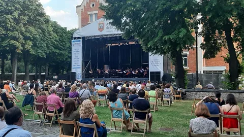 La Orquesta Sinfónica de Castilla y León durante su actuación en dentro del programa de Plazas Sinfónicas