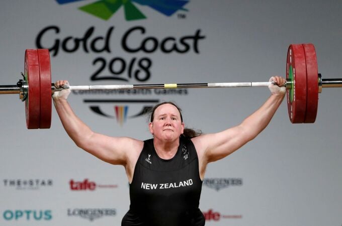 La neozelandesa Laurel Hubbard compite el lunes en los Juegos Olímpicos