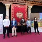 El presidente de la Diputación de Valladolid, Conrado Íscar, junto al delegado Territorial, Augusto Cobos, el alcalde de Urones de Castroponce, Ignacio Castañeda, y el director del FETAL, Alex Rodr�guez, presentan la XXV edición del Festival de Teatro Alternativo de Urones de Castroponce, FETAL