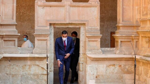 El presidente del Gobierno, Pedro Sánchez en el Convento de San Esteban, en Salamanca, donde este viernes se celebra la XXIV Conferencia de Presidentes