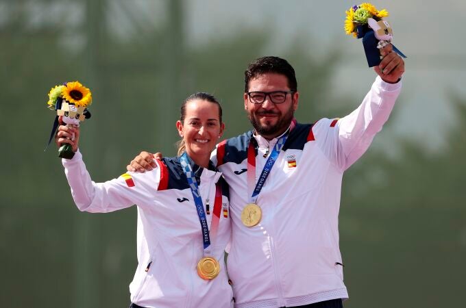 Fatima Galvez y Alberto Fernandez, con la medalla de oro