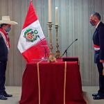 El presidente peruano, Pedro Castillo, y el nuevo ministro de Economía, Pedro Francke