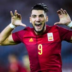 Rafa Mir con España.