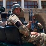 Fuerzas de Seguridad afganas llegan como parte del refuerzo en Herat para luchar contra el avance de los talibanes
