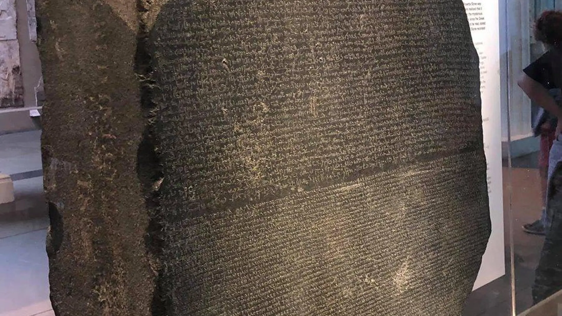 La Piedra de Rosetta se expone en el British Museum y se trata de una de las joyas de su colección