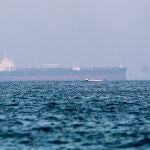 Imagen del buque atacado el pasado viernes en la costa de Omán