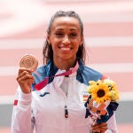 Ana Peleteiro, del Equipo Español, posa con la medalla de bronce conseguida en triple salto de atletismo durante los JJOO 2020, a 2 de agosto, 2021 en Tokio, JapónSportMedia / Europa Press02/08/2021
