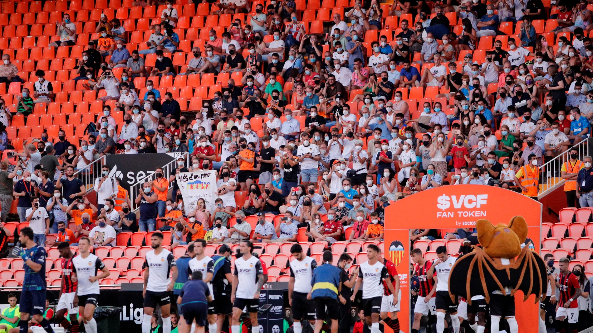 El público no guardó las medidas de seguridad en el Trofeo Naranja celebrado esta semana en Valencia