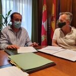 El presidente de la Dipuación de Soria, Benito Serrano, junto al tesorero Francisco Aguayo