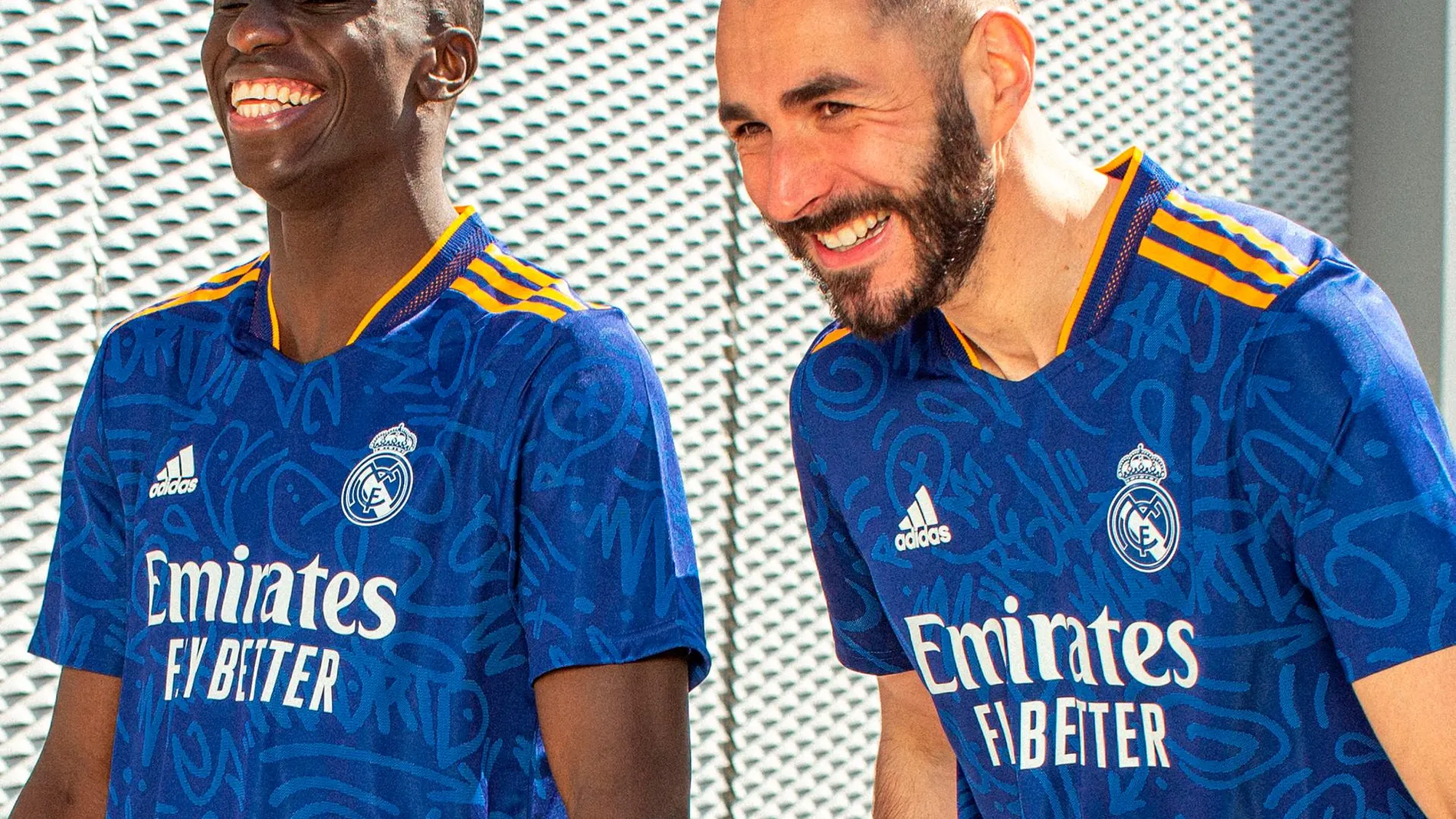Mendy y Benzema, con la nueva camiseta visitante del Real Madrid