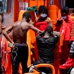 Salvamento Marítimo rescató una patera con 63 inmigrantes, 11 de ellos bebés, este viernes