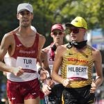 Marc Tur hizo una espectacular carrera en los 50 kilómetros marcha de los Juegos Olímpicos de Tokio, pero le fallaron las fuerzas al final