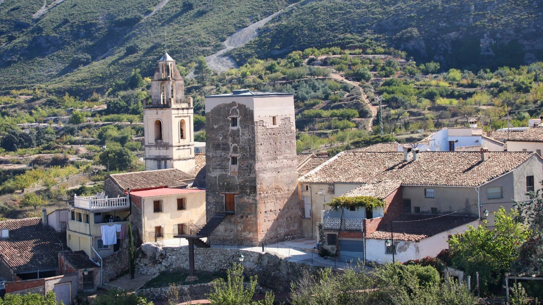 La Torre de Almudaina celebra el decimosegundo aniversario de su apertura al público con una jornada de puertas abiertas