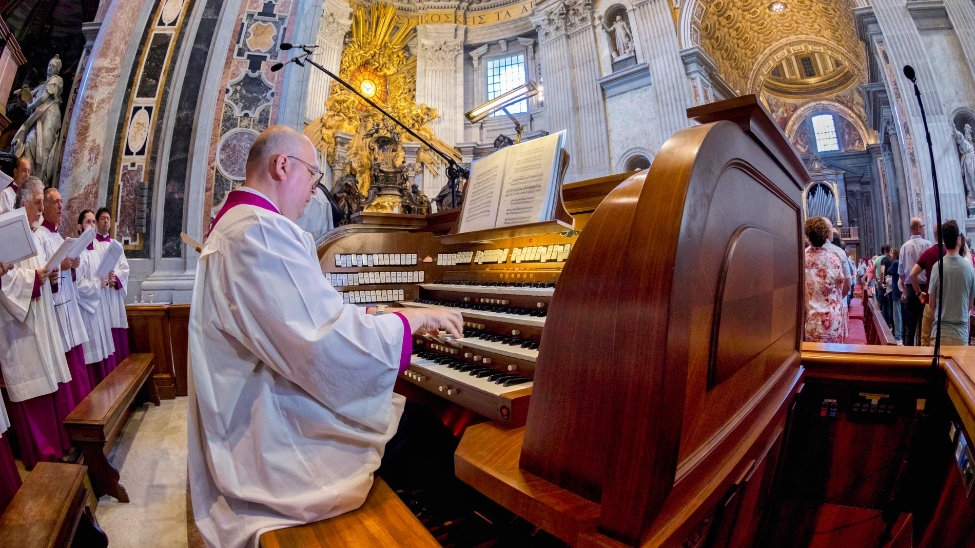 Josep Solé, organista de la Basílica de San Pedro