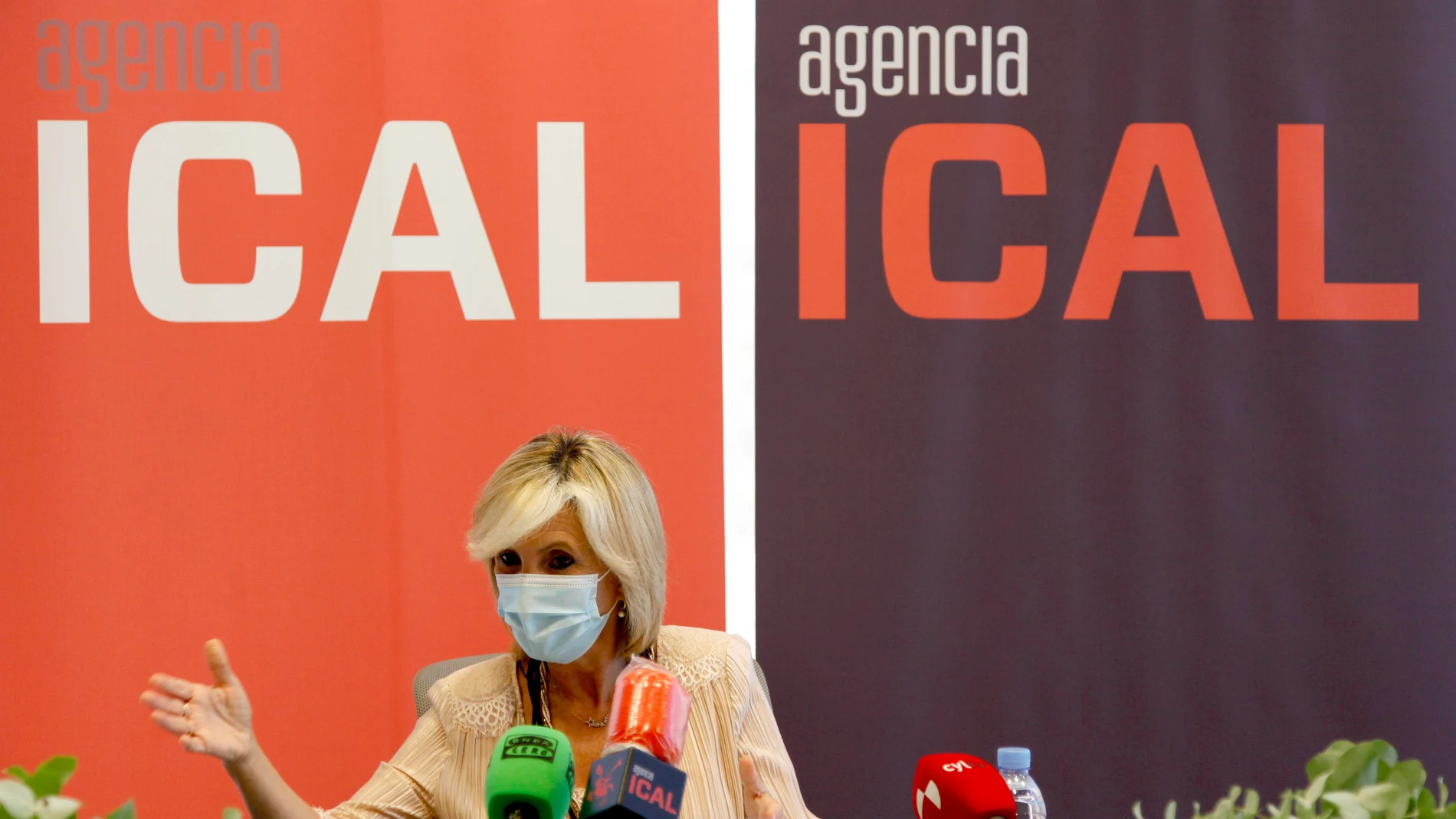 La consejera de Sanidad, Verónica Casado, participa en los Desayunos de la Agencia Ical