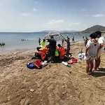 Imagen de archivo de un rescate en la playa de Mazarrón (Murcia)