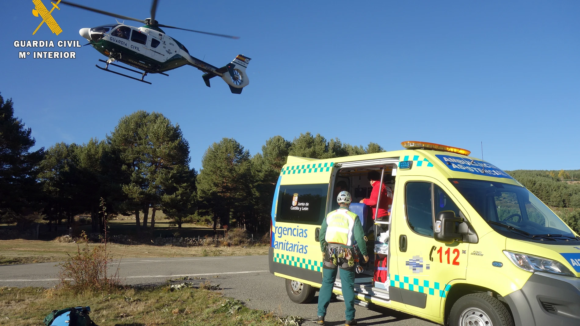 Rescate de dos personas por la Guardia Civil de Ávila