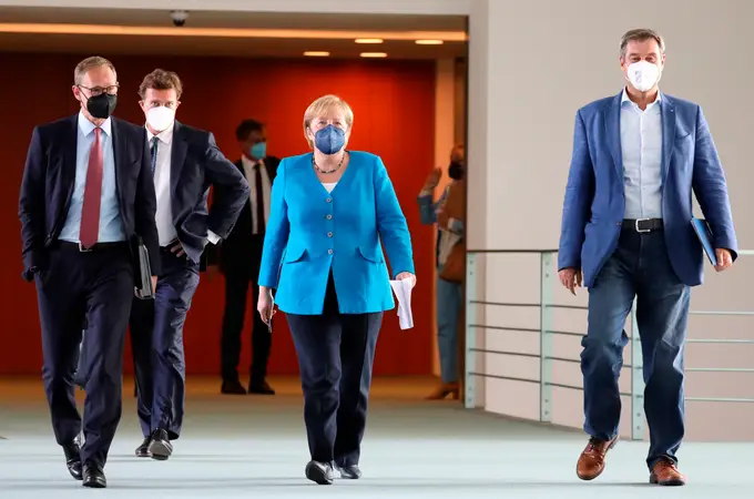 El sucesor de Merkel trata de evitar más restricciones a mes y medio de las elecciones