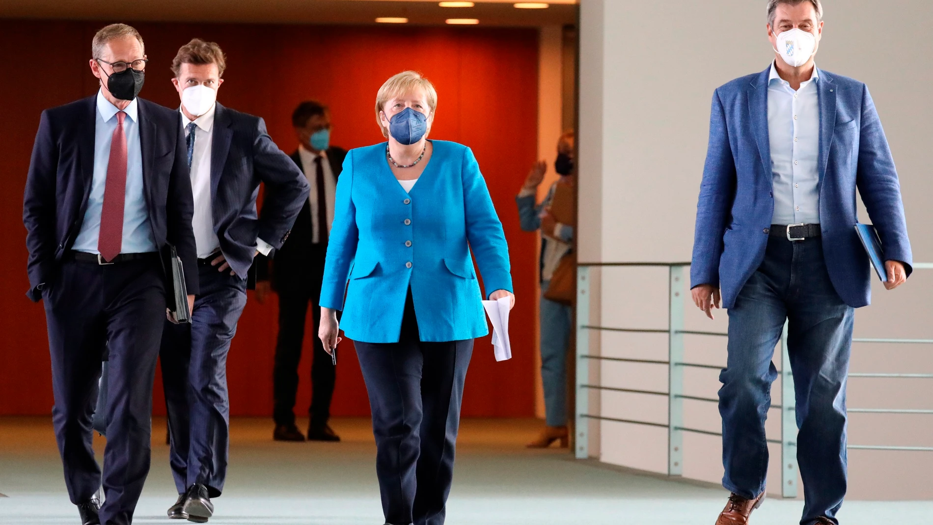 La canciller Angela Merkel se reunió ayer en Berlín con lo 16 presidentes regionales para analizar la situación de la pandemia