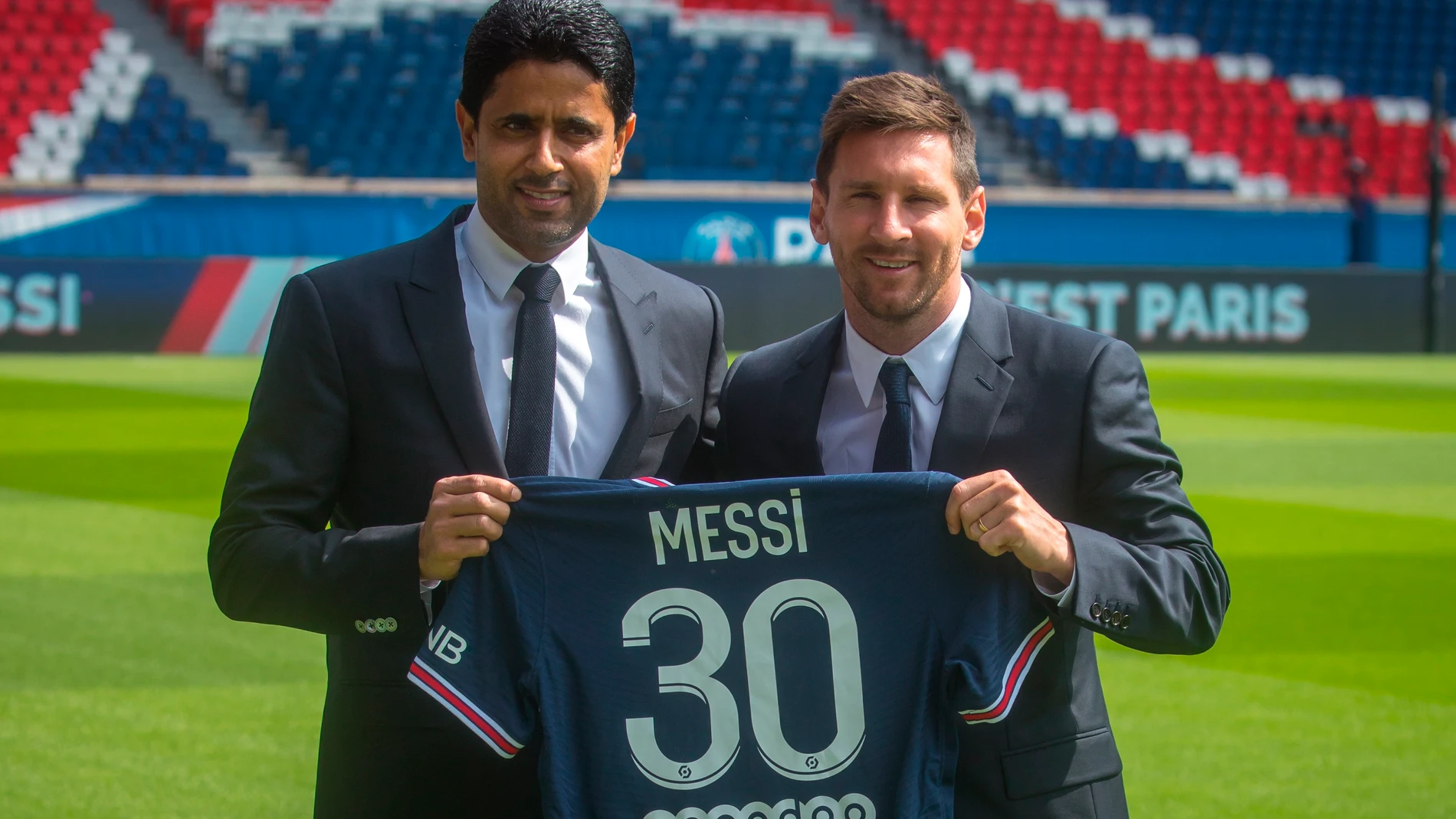 Nasser Al-Khelaifi junto a Leo Messi